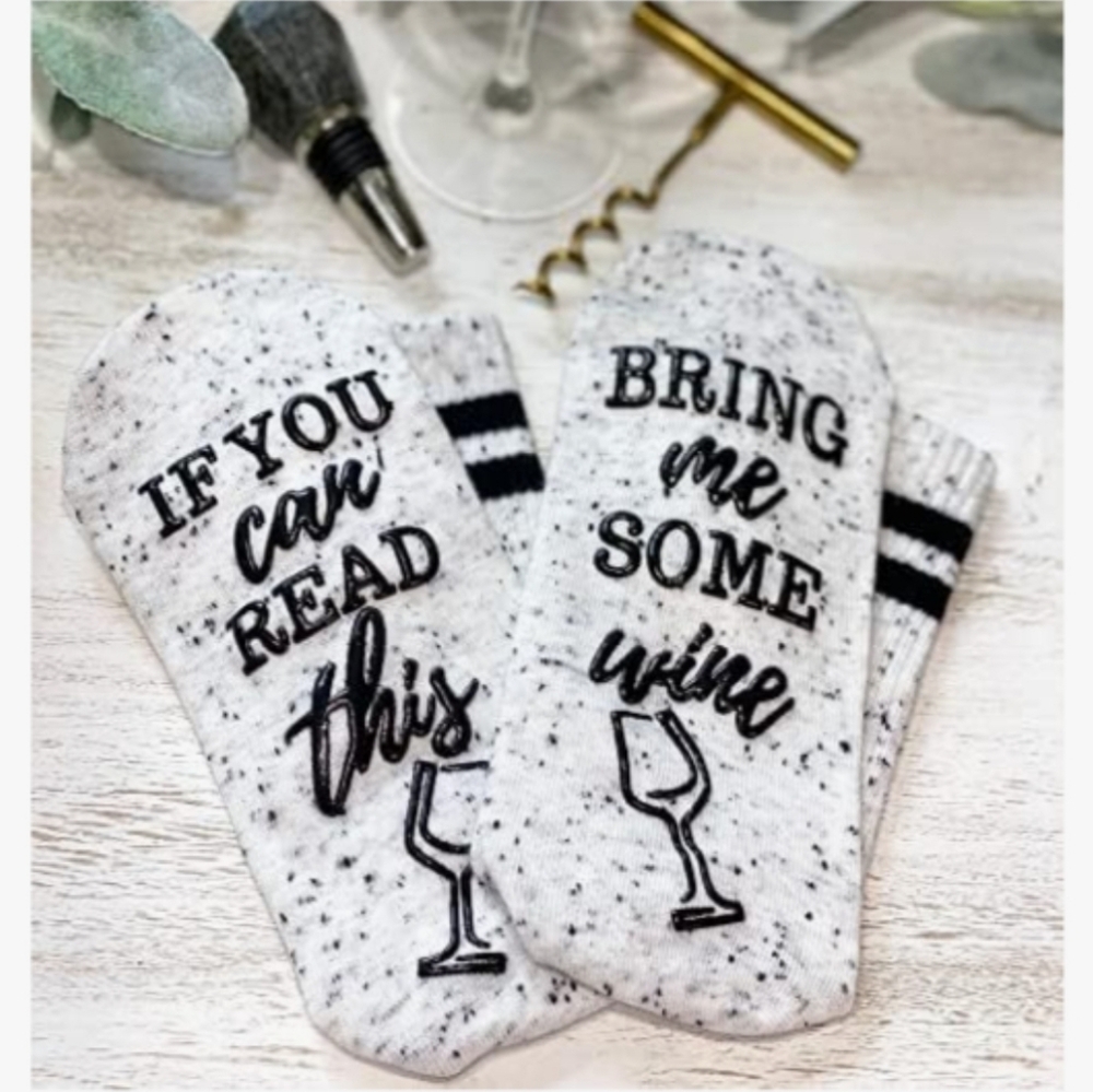 🍷 NWOT Wine Socks